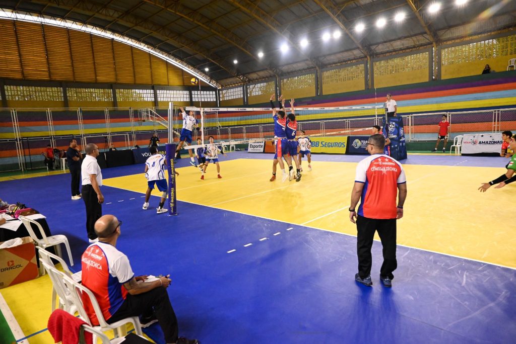 Seleção Amazonense de Vôlei busca classificação para semifinal do Campeonato Brasileiro de Seleções Sub-18 5 SEDEL Bloqueio da Selecao Amazonense de Volei Sub 18 FOTO Fabio Tavares Sedel 1024x684 1