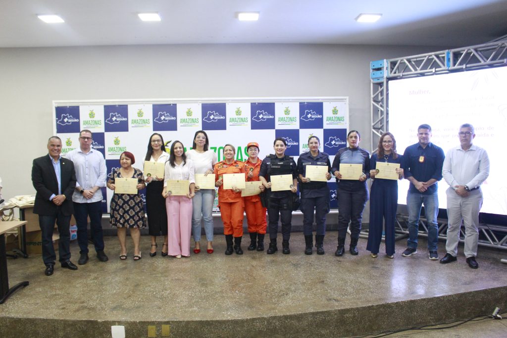 SSP AM CELEBRA O DIA AMULHER COMENTREGA DA MOEDA DE MERITO POLICIAL AS SERVIDORAS DO SISTEMA DE SEGURANCA FOTOS VICTOR LEVY 3 1024x683 sueRPl