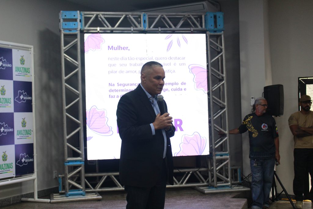 SSP-AM celebra o Dia da Mulher com entrega da Moeda de Mérito Policial às servidoras do Sistema de Segurança 3 SSP AM CELEBRA O DIA AMULHER COMENTREGA DA MOEDA DE MERITO POLICIAL AS SERVIDORAS DO SISTEMA DE SEGURANCA FOTOS VICTOR LEVY 4 1024x683 1