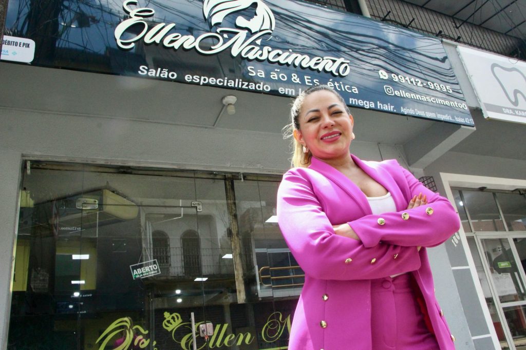 No mês da mulher, histórias de superação e sucesso marcam aniversário de 3 anos do Crédito Rosa 5 Seas personagem ellen nascimento foto jimmy christian seas 1 1024x682 1