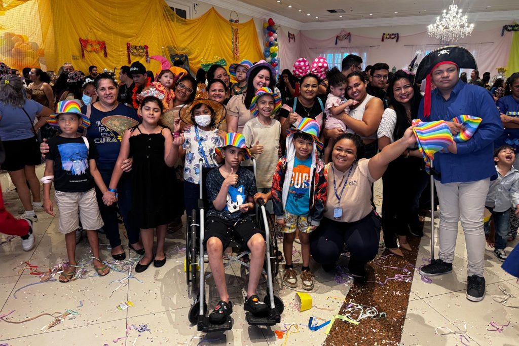 Baile Inclusivo: Terceira edição leva animação e folia para pessoas com deficiência no Centro de Manaus 3 Sejusc Baile Inclusivo promoveu alegria e diversao Fotos Ygson Franca 1024x682 1
