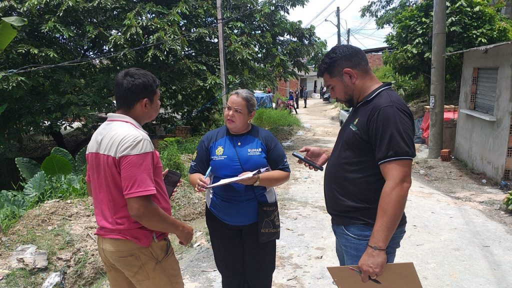 Governo do Amazonas atende famílias afetadas pelas fortes chuvas na Comunidade Fazendinha 2 Suhab.01 20.03.2025 Atendimento a768 s fami769 lias da comunidade Fazendinha. 1024x576 1