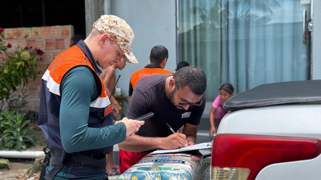 Governo do Amazonas atende famílias afetadas pelas fortes chuvas na Comunidade Fazendinha 5 Suhab.02 20.03.2025 Atendimento a768 s fami769 lias da comunidade Fazendinha. 1024x576 1