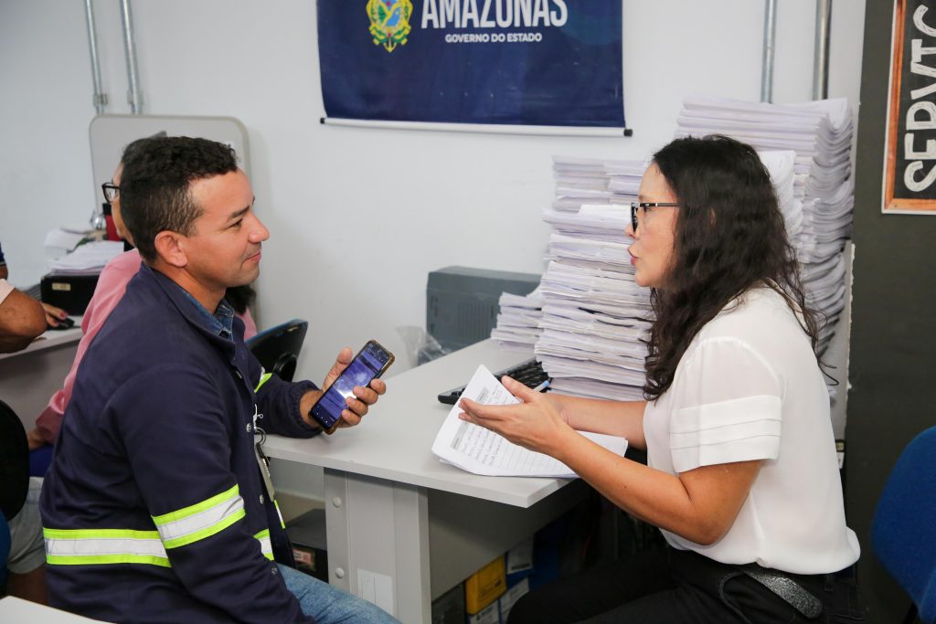 Suhab.03 07.03.2025 Servico Social realizando atendimentos as familias do Prosamim 1024x683 0SJwLN
