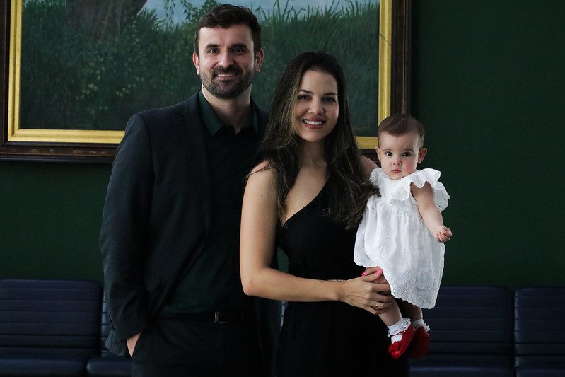 Empossados da Polícia Civil do Amazonas comemoram nova etapa profissional e fortalecimento da Segurança Pública 3 THAIGOR REZEK E FAMILIA ARTHUR CASTRO SECOM