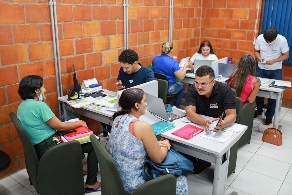 Governo do Amazonas reforça chamada para atualização cadastral de famílias do Monte Horebe, que estão em auxílio-aluguel 3 UGPE ATUALIZAC807 A771 O CADASTRAL MONTE HOREBE FOTO TIAGO CORREA UGPE01 1024x683 1