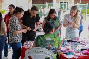 UGPE BAZAR DE NATAL PROSAMIN FOTO TIAGO CORRE770 A UGPE 05 1 300x200 1