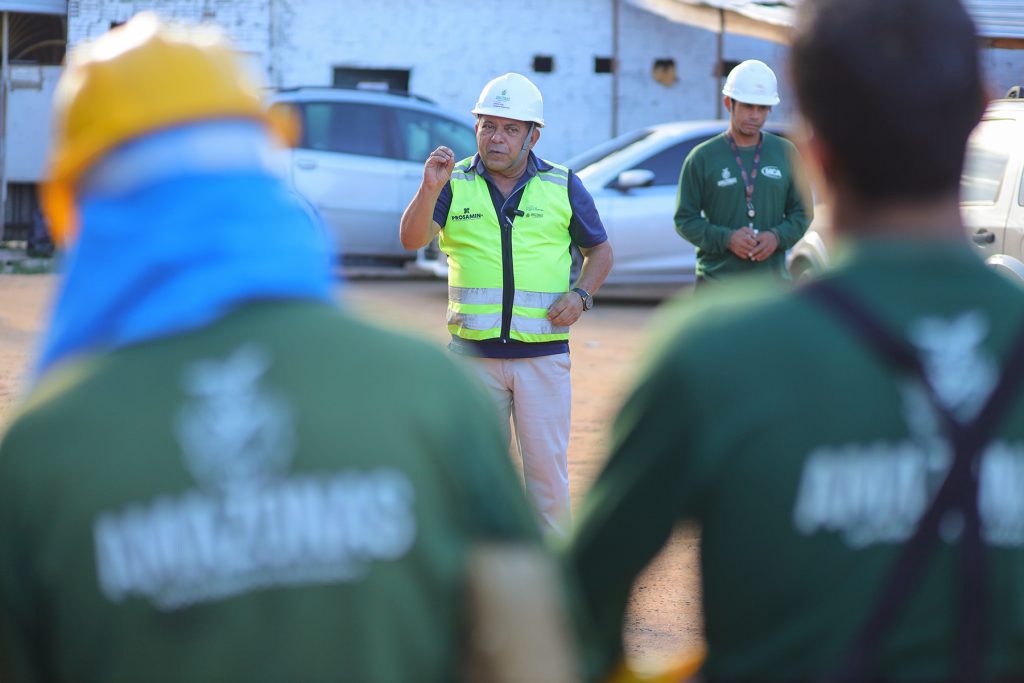 Campanha Abril Verde reforça conscientização sobre segurança nas obras do Prosamin+ e Prosai Parintins 2 UGPE CAMPANHA ABRIL VERDE UGPE FOTO TIAGO CORREA 02 1024x683 1