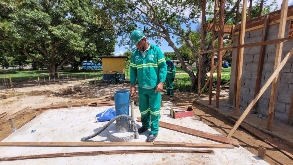 Prosai Parintins avança com as obras dos reservatórios de água, fase importante para a ampliação do abastecimento 2 UGPE OBRAS RESERVATORIOS PROSAI FOTO JOAO CARLOS MORAES 2 1024x578 1