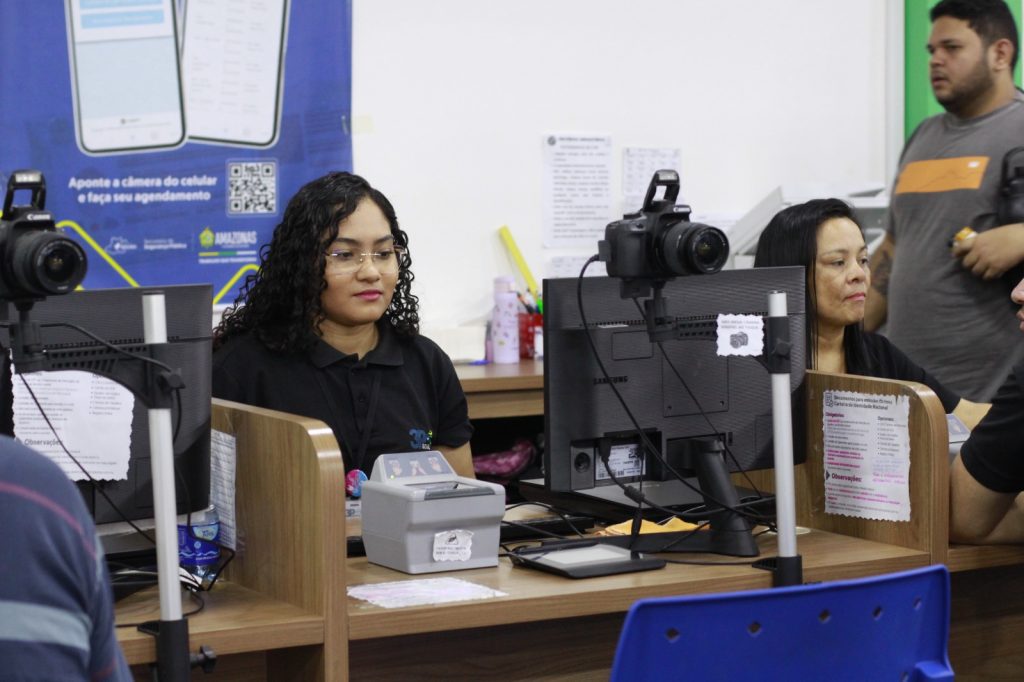 Acessibilidade: Deficientes auditivos contam com atendimento em libras para emissão da nova Carteira de Identidade Nacional 2 WhatsApp Image 2025 03 14 at 10.26.07 1024x682 1