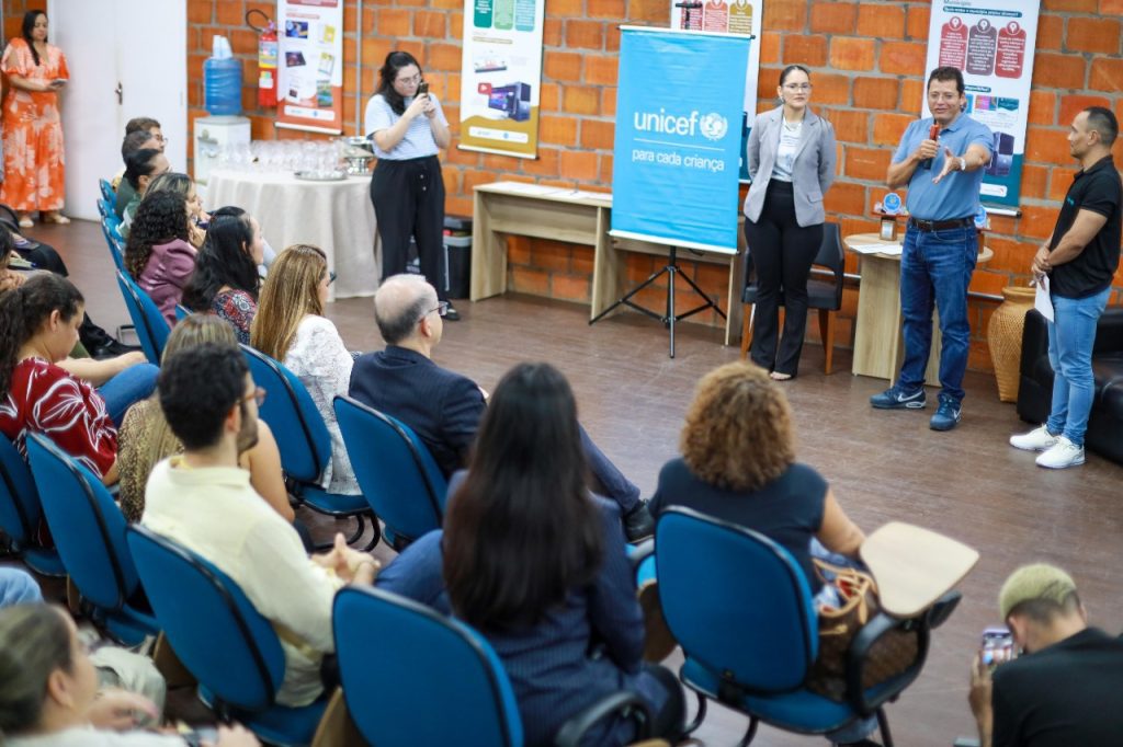 Governo do Amazonas define ações para aumentar adesão dos municípios ao Selo Unicef, na edição 2025-2028 3 e4e7b7b4 bd70 476e af7a 01db2fe2d6fa 1024x682 1
