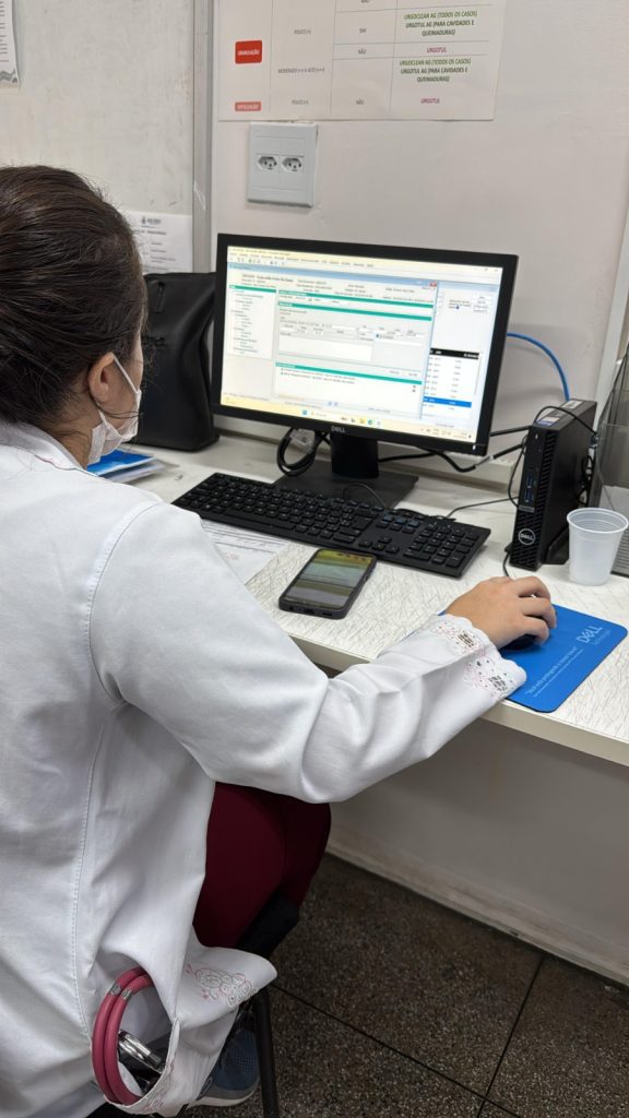 Governo do Amazonas aposta em tecnologia e integração para transformar a saúde pública 7 2ff8cc41 8123 4108 a066 a79182422e95 576x1024 1