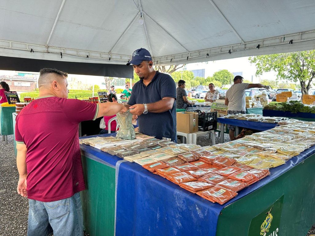 ADS promove cinco edições especiais da Feira de Produtos Regionais em Manaus 5 ADS ADS promove cinco edicoes especiais da Feira de Produtos Regionais em Manaus confira Foto divulgacao ADS 02 1024x768 1