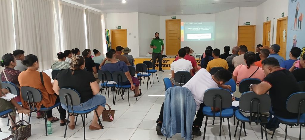 ADS promove ação para fortalecer a comercialização de produtos regionais em Tapauá 3 ADS CONSULTORIA TECNICA EM TAPAUA FOTO DIVULGACAO 2 1024x472 1