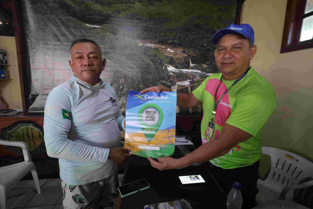Governo do Amazonas leva pacote de ações para prestadores de serviços turísticos de Barcelos 2 AMAZONASTUR pacote acoes Barcelos Foto Rafaela Gonzalez Amazonastur 1024x683 1