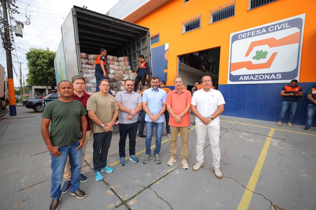 Governador Wilson Lima acompanha o envio de ajuda humanitária para Boca do Acre 5 Ajuda Boca do Acred Foto Diego Peres Secom 2 1 1024x682 1