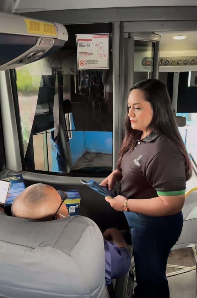 Campanha da Arsepam orienta mais de 5 mil passageiros sobre seus direitos 3 Arsepam 2 07 04 2025 678x1024 1
