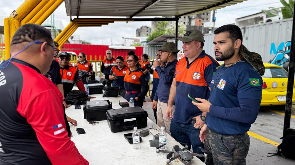 Agentes da Defesa Civil do Amazonas concluem curso de operador de aeronave remotamente pilotada 5 DC CURSO DE DRONE FOTO LUCAS MONTEIRO 02 1024x576 1