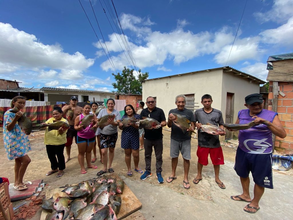 Governo do Amazonas entrega 2 toneladas de pescado para comunidades indígenas de Manaus 3 ENTREGA PEIXES FEPIAM 02 1024x768 1