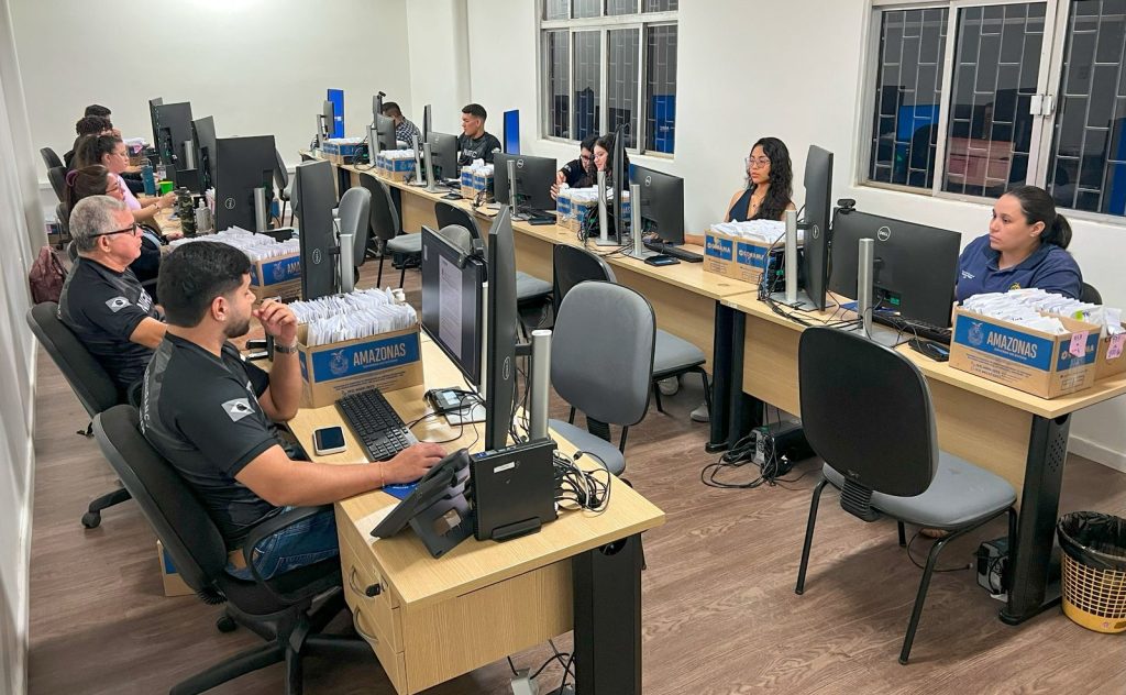 Em dois dias de ação, SSP-AM entrega mais de 200 aparelhos celulares recuperados durante o programa RecuperaFone 2 ENTREGA CELULARES NIRC FOTOS VICTOR LEVY SSP 1024x632 1