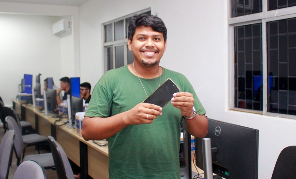 Em dois dias de ação, SSP-AM entrega mais de 200 aparelhos celulares recuperados durante o programa RecuperaFone 5 ESTOQUISTA RODRIGO CORREA FOTOS VICTOR LEVY SSP 1024x621 1