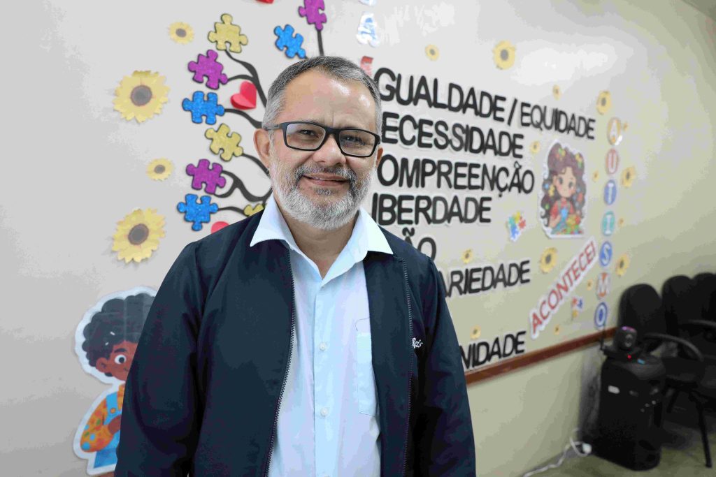 Inclusão e integração: Escola Estadual Bom Pastor realiza palestra no Dia Mundial de Conscientização sobre o Autismo 3 Educacao Conscientizacao Autismo Professor Renato Reis Foto Euzivaldo Queiroz 1024x683 1