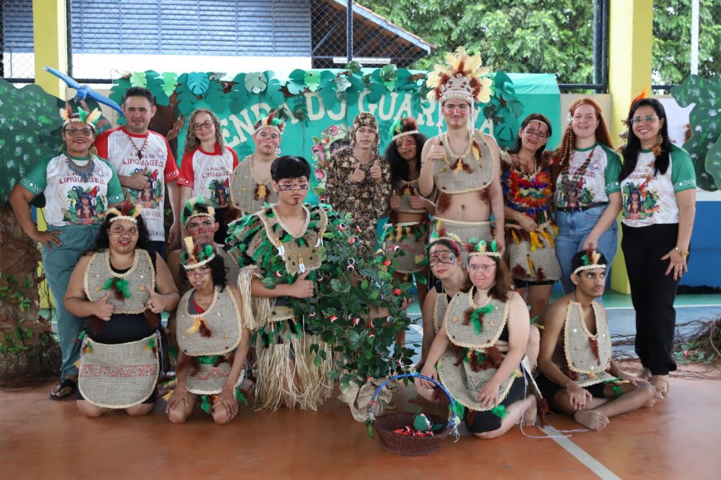 Alunos da Educação Especial promovem feira em homenagem ao mês dos povos originários 2 Educacao Feira Linguagens Povos Indigenas Foto Eduardo Cavalcante 1024x682 1
