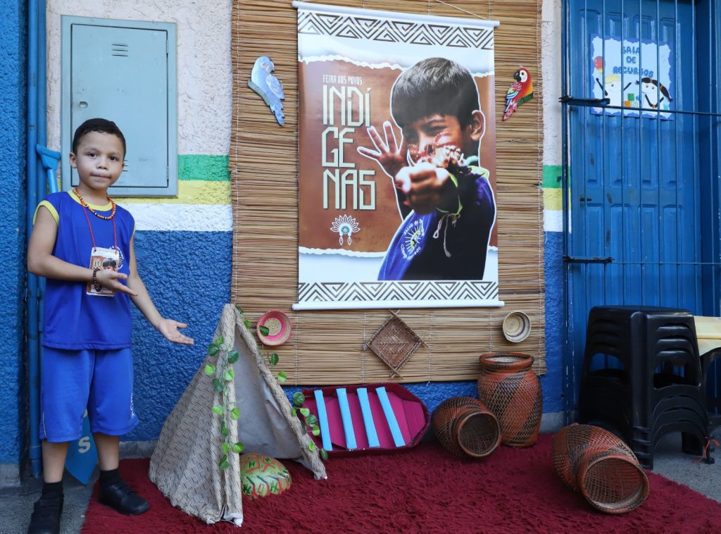 Alunos da Eeti Cônego Azevedo participam de feira cultural dedicada aos povos indígenas brasileiros 7 Educacao Feira Povos Indigenas Izaac Amador Foto Eduardo Cavalcante 2 1024x758 1