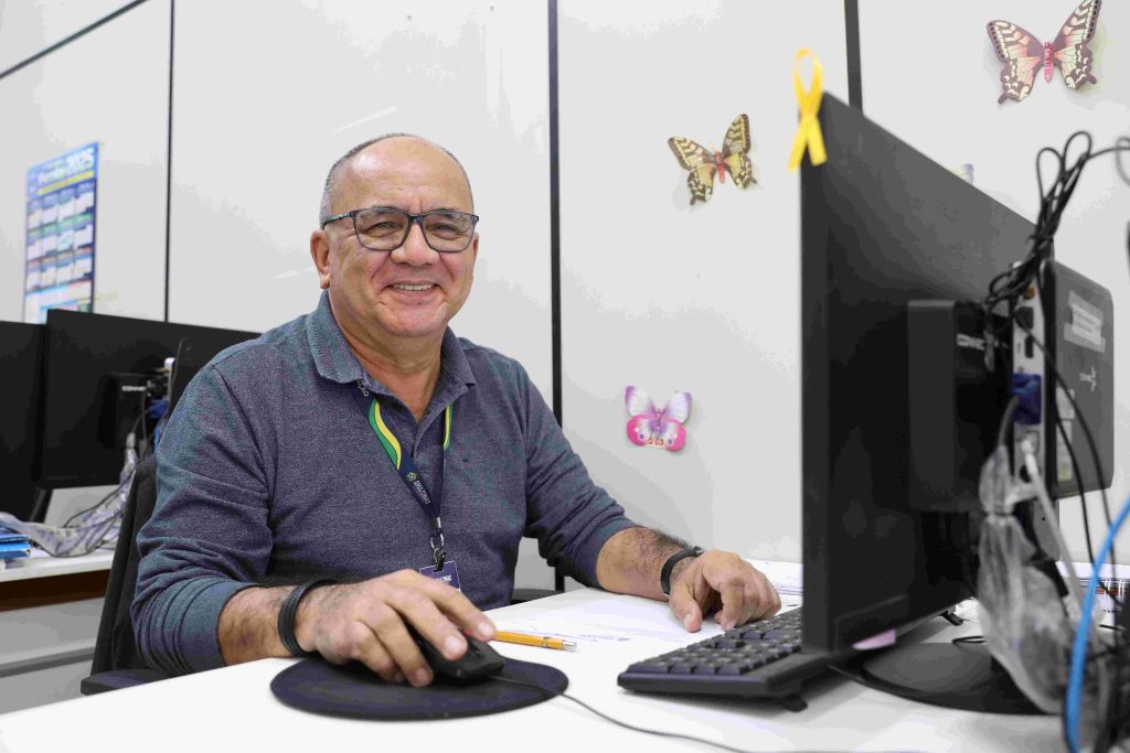 Governo do Amazonas realiza pagamento da 3ª parcela do Fundef nesta terça-feira 2 Educacao Fundef Servidor Raimundo Freitas Foto Euzivaldo Queiroz 1 1024x683 1