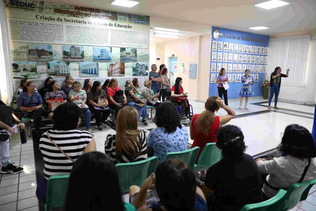 Secretaria de Educação convoca mais 418 candidatos do PSS para o interior e áreas indígenas do Amazonas 2 Educacao PSS Convocacao Professores Foto Euzivaldo Queiroz 1 1 1024x683 1