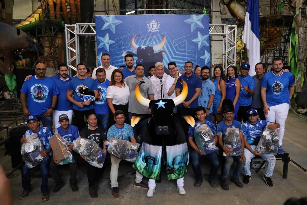 Festival de Parintins 2025: Governo do Amazonas entrega kits de EPIs aos bumbás Caprichoso e Garantido 5 Entrega da EPIs Fotos Dudu Melo 4 1024x683 1