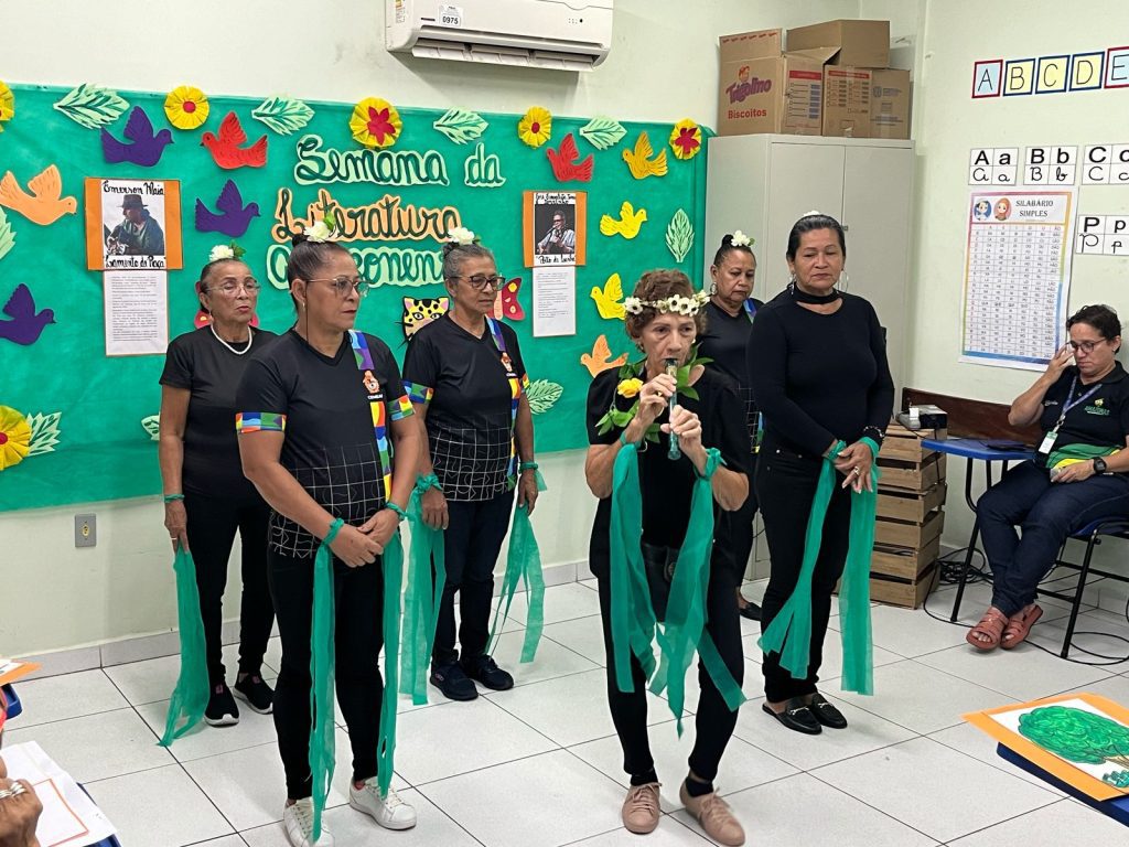 Alunos do Cemeapi da FUnATI exaltam a literatura amazonense por meio de exposições e apresentações musicais 3 FUnATI Literatura 4 1024x768 1