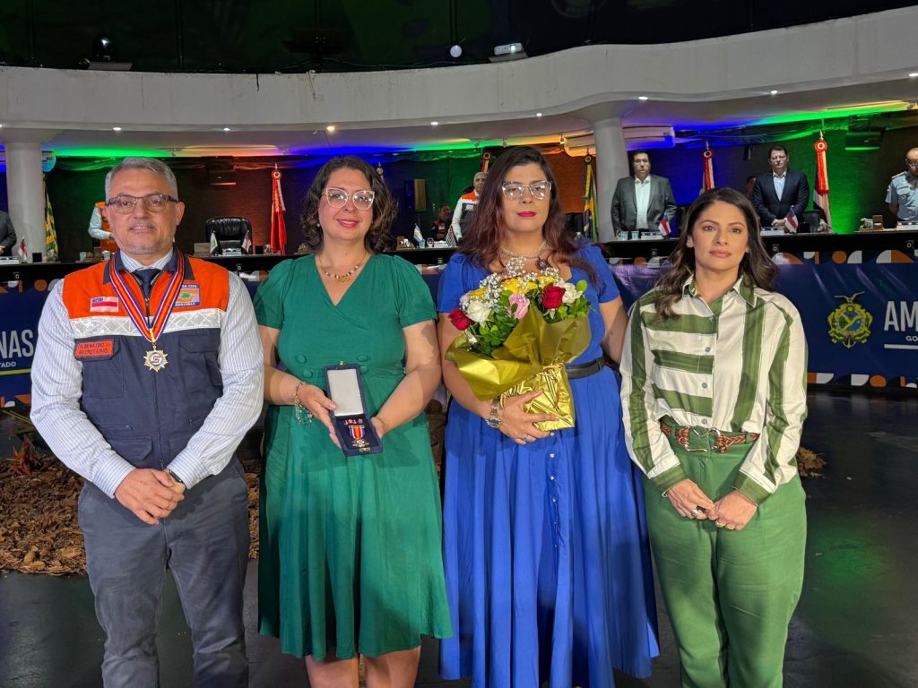 Rosemary Costa Pinto é homenageada com medalha que leva seu nome em evento da Defesa Civil do Amazonas 3 FVS RCP Medalha Dra Rose FOTO Anne Alves FVS RCP 1024x768 1