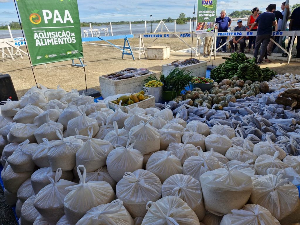 Operação Cheia 2025: Governo do Amazonas investe R$111 mil na compra de alimentos da produção rural de Eirunepé e Humaitá 3 Foto Divulgacao Sepror PAA Eirunepe 3 1024x768 1