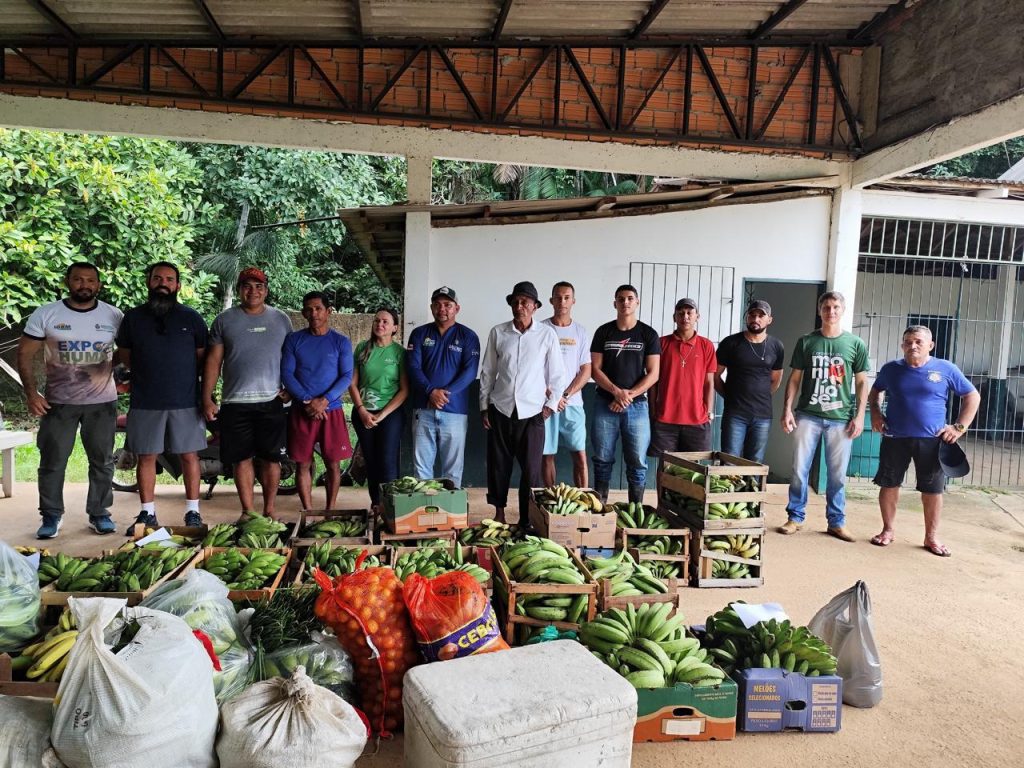 Operação Cheia 2025: Governo do Amazonas investe R$111 mil na compra de alimentos da produção rural de Eirunepé e Humaitá 2 Foto Divulgacao Sepror PAA Humaita 1024x768 1