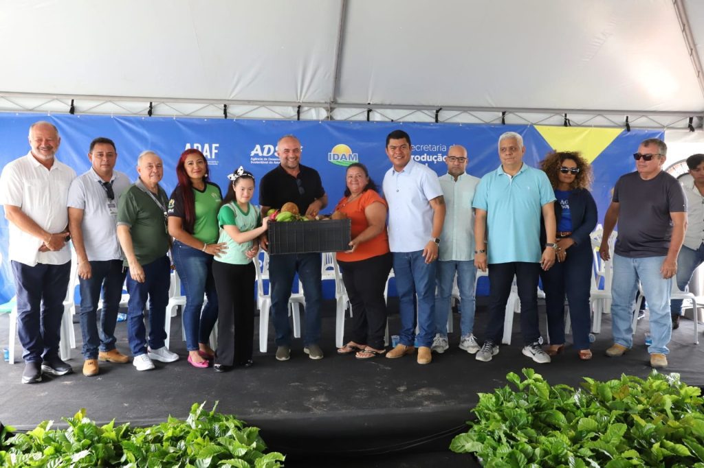 Sepror potencializa a cultura do café com mais de 18 mil mudas entregues em Rio Preto da Eva 5 Foto Isaac Maia Sepror Entregas do PAA em Rio Preto da Eva 1024x682 1