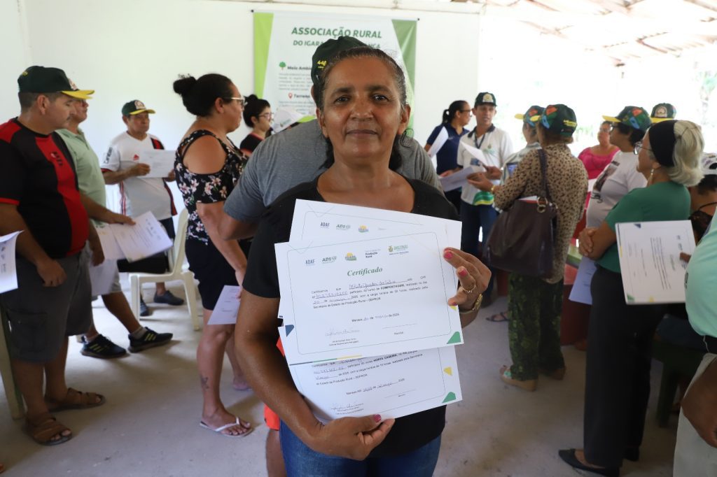 Sepror profissionaliza mais de 400 produtores rurais no primeiro trimestre de 2025 5 Fotos Ruy Nery Sepror Eliete Guedes produtora capacitada 1024x682 1
