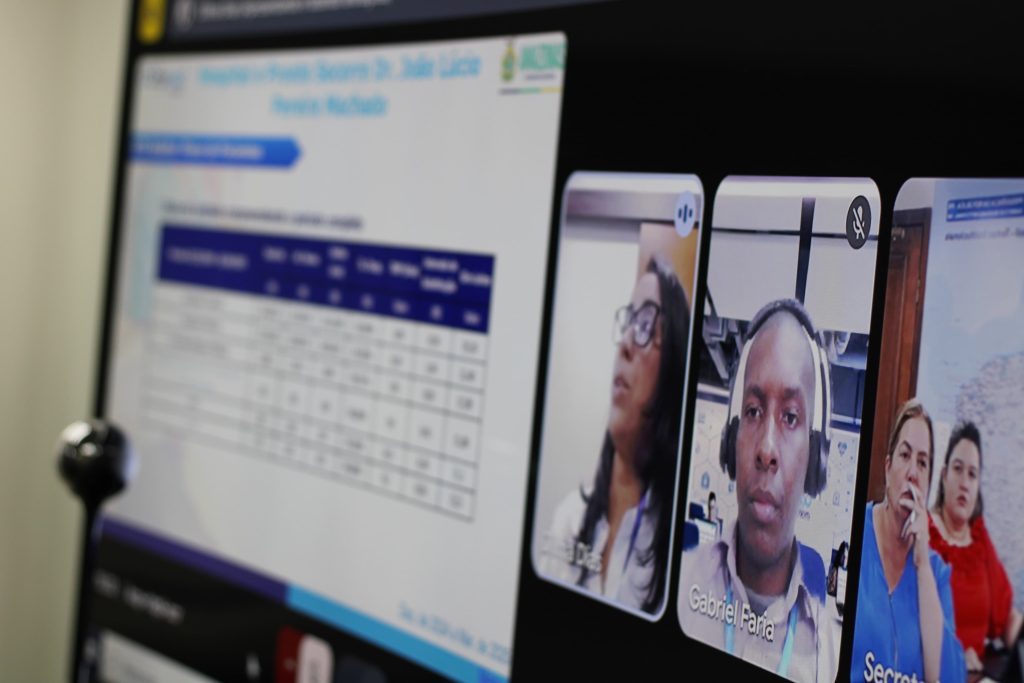 SES-AM avalia primeiros resultados de projeto de Governança Clínica, que monitora a gestão de leitos em unidades de saúde 2 Governanca Clinica Gilvanete Costa Serf 1 1024x683 1