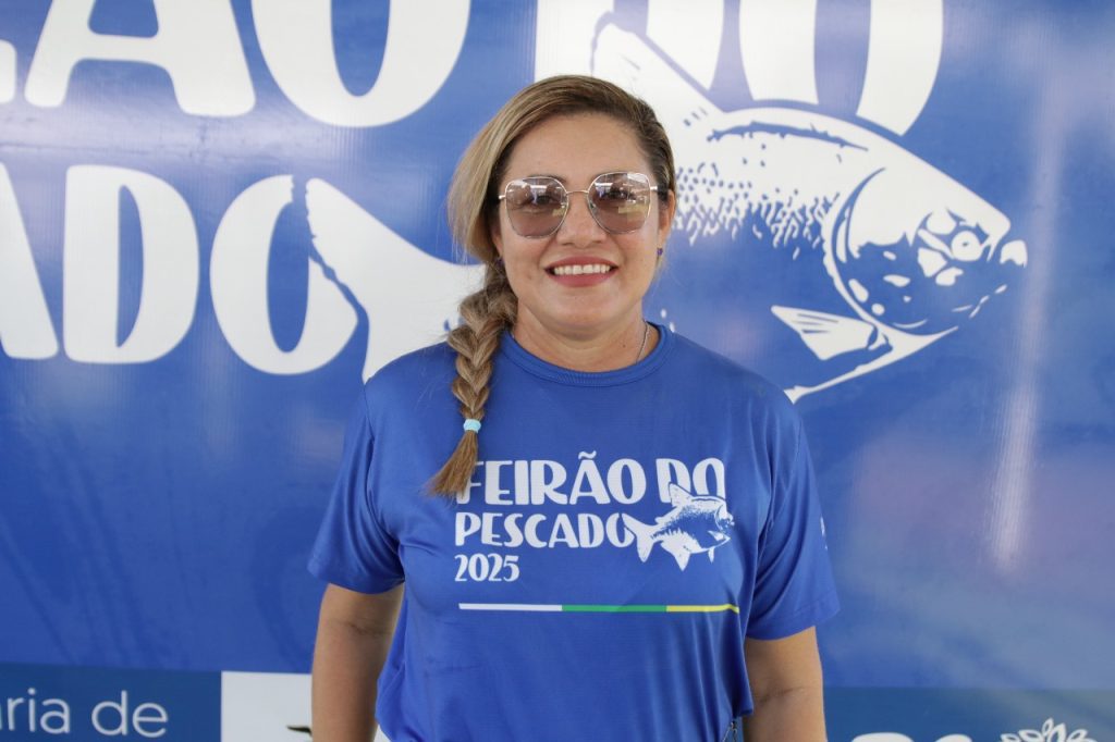 Governo do Amazonas promove reaproveitamento de aparas e espinhas de peixe para produção de novos alimentos 5 Governo do Amazonas promove reaproveitamento de aparas e espinhas de peixe para producao de novos alimentos 6 Engenheira de pesca da ADS Eveli Cristiane Foto Arthur Castro Secom 1 1024x682 1