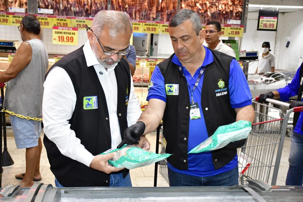 Operação Páscoa: Ipem-AM fiscaliza produtos tradicionais da Semana Santa e orienta consumidores 5 IPEM 4 1 1024x683 1