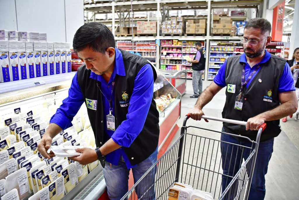 Ipem-AM fecha ‘Mês do Consumidor’ com mais de 10,2 mil itens verificados em Manaus e Região Metropolitana 9 IPEM 4 1024x683 1