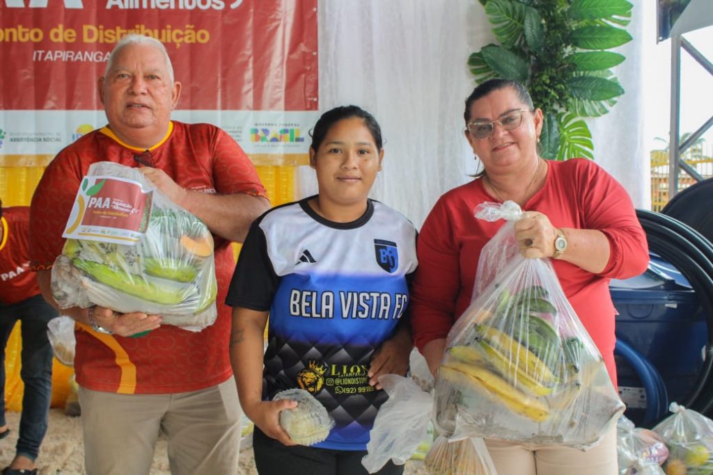 Governo do Amazonas garante R$ 118 mil em crédito rural a agricultores e pescadores de Itapiranga 2 Idam Entrega de PAA e credito rural em Itapiranga Fotos divulgacao 1024x683 1