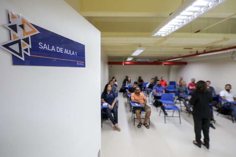 Detran-AM: Escola Pública de Trânsito oferece 405 vagas para cursos gratuitos no mês de abril 2 Imagens Arquivo Eptran Detran AM