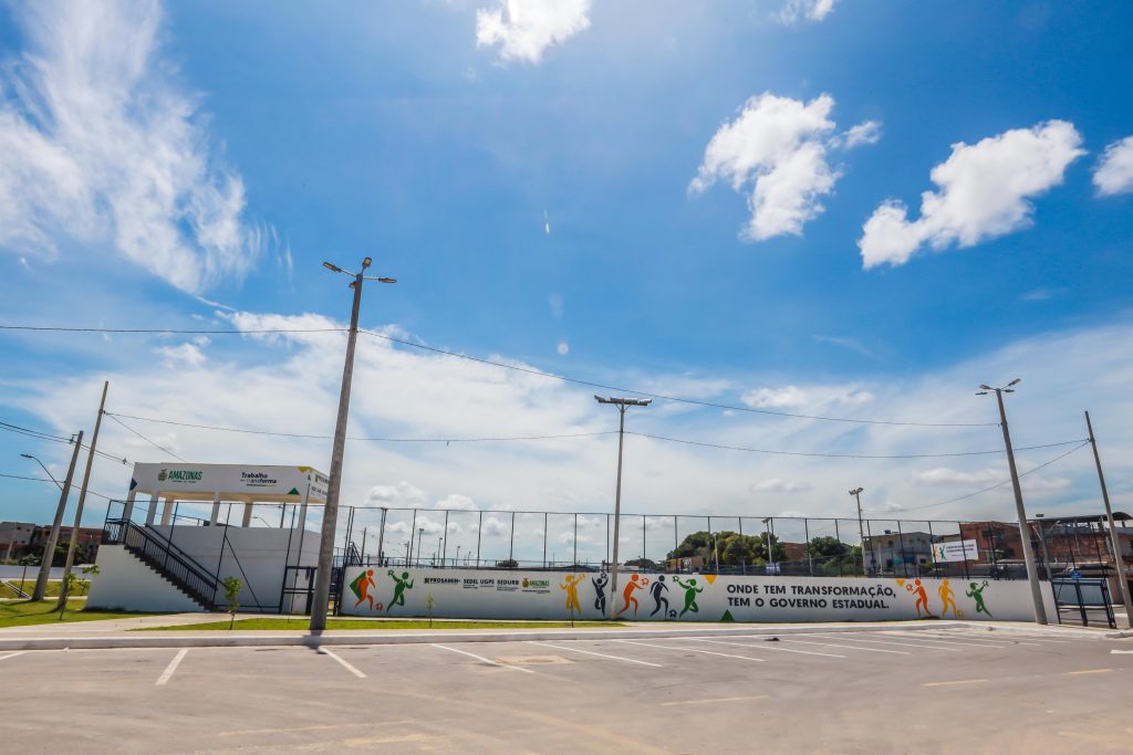 Obra do Prosamin+ garante melhorias na mobilidade urbana e moradia digna para 1,3 mil famílias do Igarapé do Quarenta 2 OBRA LIGACAO VIARIA SILVES A MAUES FOTO TIAGO CORREA UGPE 1 1024x683 1