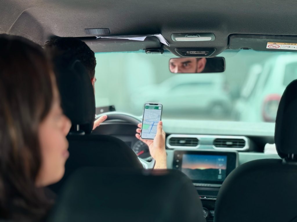 PC-AM alerta sobre golpes e crimes em transportes de aplicativo e reforça cuidados para usuários e motoristas 2 PC AM ALERTA PARA CUIDADOS EM CORRIDAS POR APLICATIVO FOTO LYANDRA PERES 1024x768 1