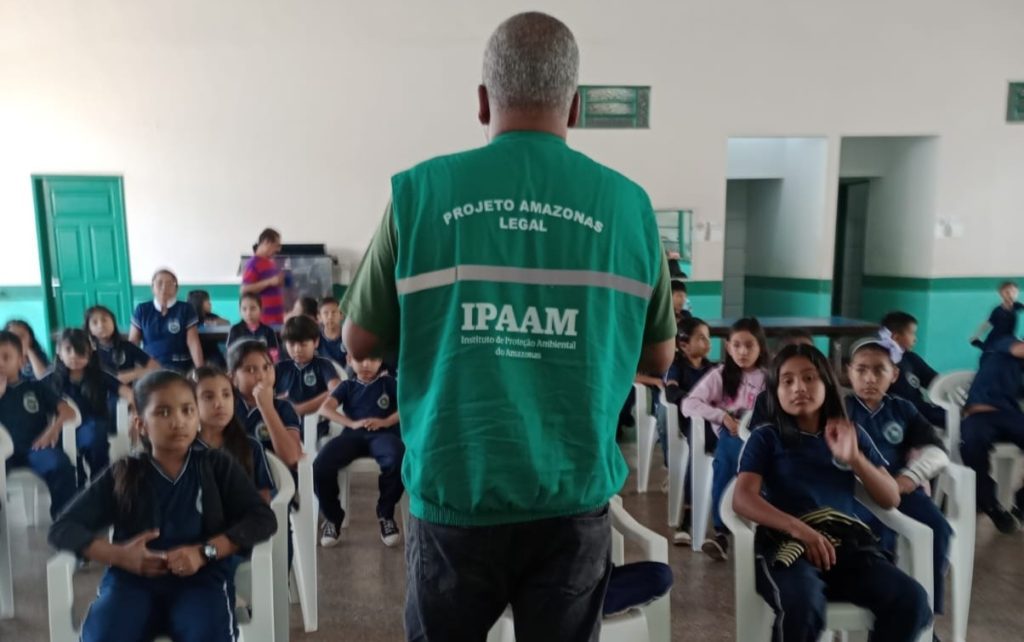 Campanha educativa do Ipaam em Itacoatiara orienta mais de 580 alunos sobre riscos das queimadas 2 Palestra de Educacao Ambiental Foto 3 24 04 2025 1024x642 1