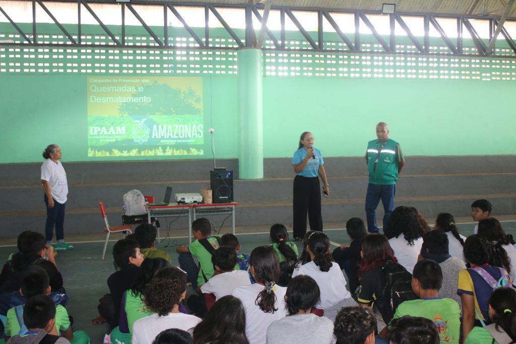 Palestra em escola em Iranduba Foto 2 07 04 2025 1024x683 1