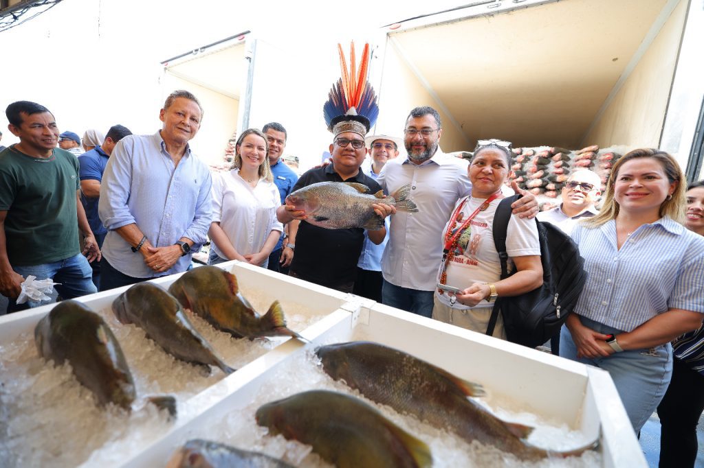 Peixe no Prato Solidário: Governador Wilson Lima entrega mais de 300 toneladas de pescado para instituições 15 Peixe no Prato Solidario Governador Wilson Lima entrega mais de 300 toneladas de pescado para instituicoes 7 Foto Diego Peres Secom 1024x682 1