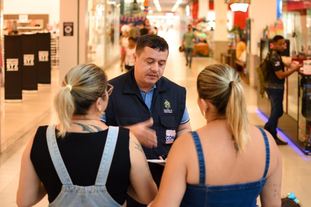 Dia da Mentira: Procon-AM alerta consumidores a não caírem nas pegadinhas de consumo 2 Procon 3 equipe fiscal 1024x683 1