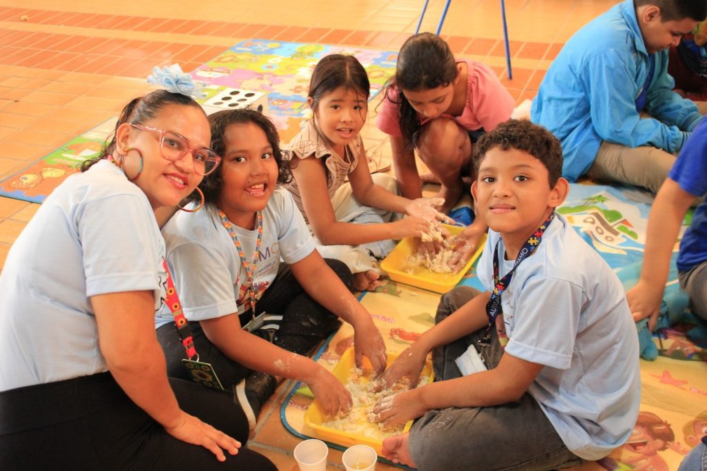 Dia Mundial do Autismo: Mães atípicas participam da campanha ‘Abril Azul’ no CECF Padre Pedro 3 RENATA QUEIROZ 32 ANOS 1024x682 1